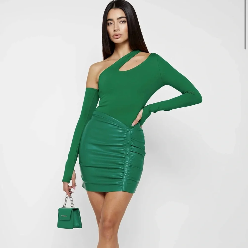 Manier De Voir Green Vegan Leather Runched Mini Skirt Size UK 4 US 0 - Picture 3 of 5